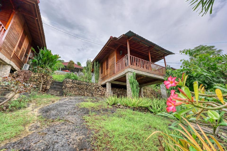 Petak Cottage Campground/ 
RV Resort in Nusapenida