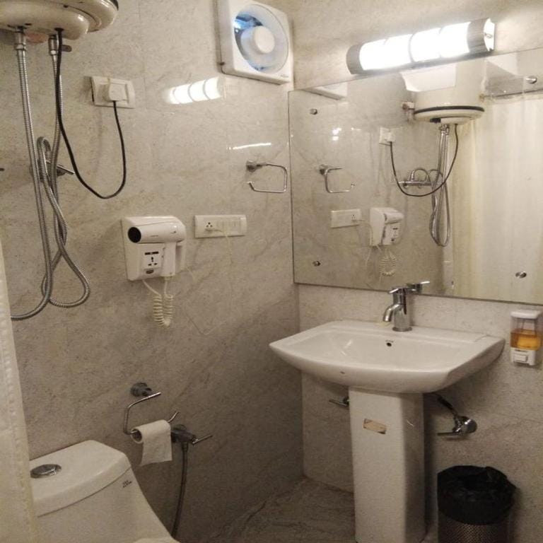 Daffodil Cottages By RHG Hospitality Hotel in Manali