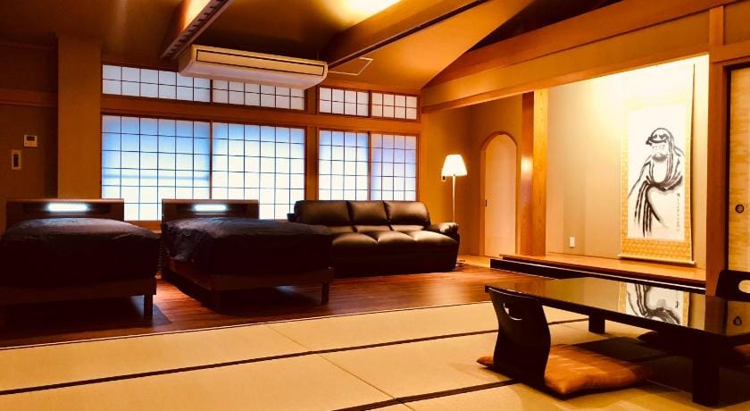 Temple Hotel Ryutakuzenji Ryokan in Japan