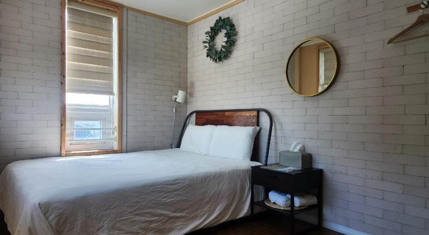 Sokcho Hutte Guesthouse Bed and Breakfast in South Korea