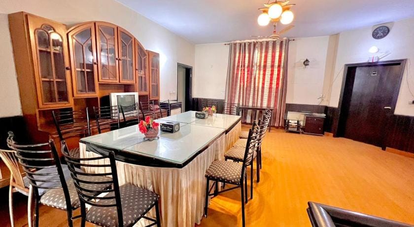 Step Inn Guest House Lahore Bed and Breakfast in Lahore