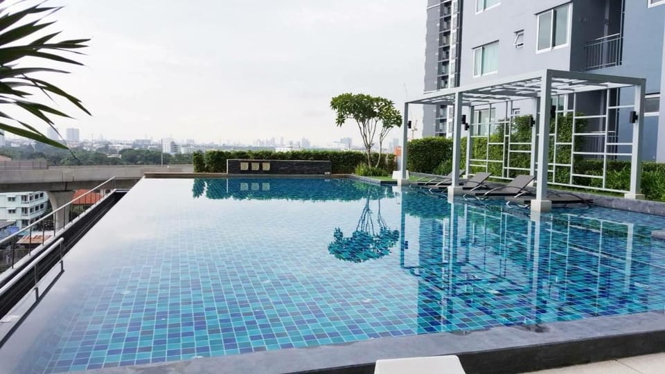The Cozy place#1 MRT and DMK Airport(Full Kitchen) Apartment in Bangkok