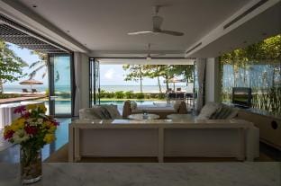 Beachfront villa 1000m2, 5BR  Sanctuary Ho Tram Villa in Ba Ria - Vung Tau
