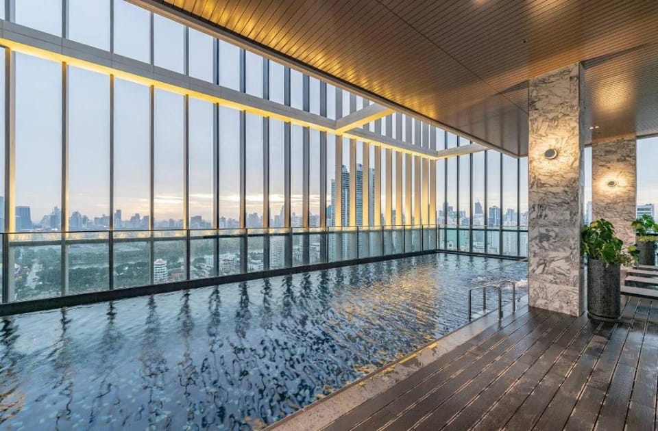 Amazing View - Luxury Condo at BTS Phrom Phong Apartment in Bangkok