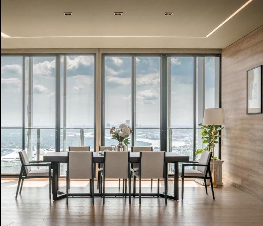 Amazing View - Luxury Condo at BTS Phrom Phong Apartment in Bangkok