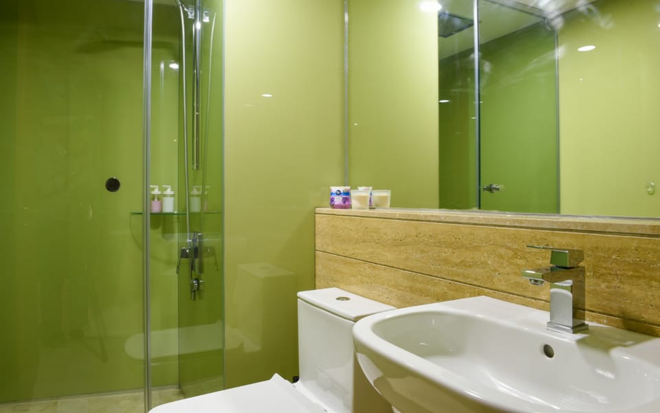 Vortex Suites KLCC | Luxurious 3BR KL Tower View Apartment in Federal Territory of Kuala Lumpur