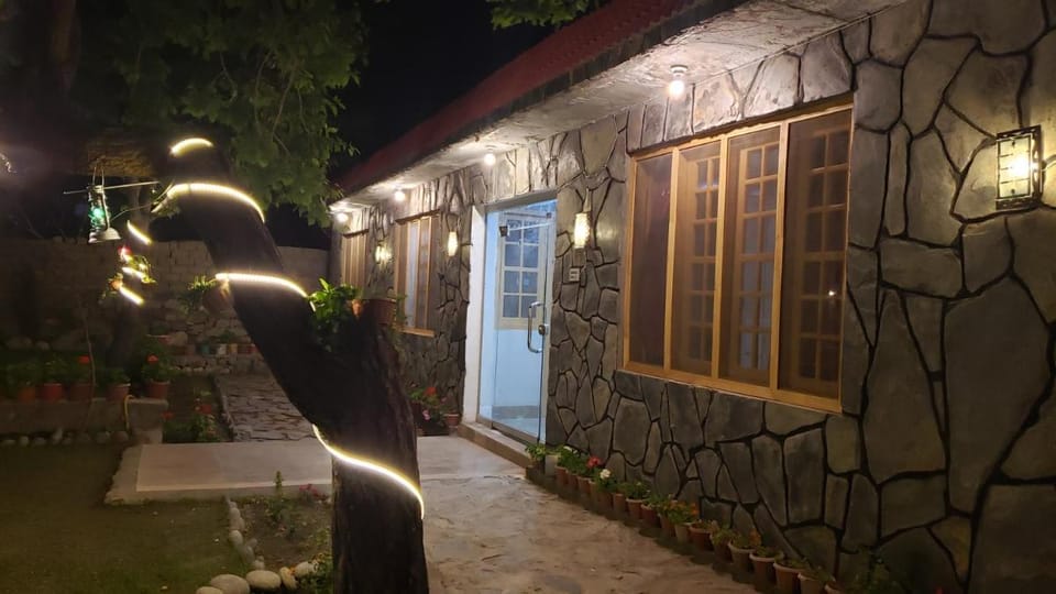 Sehrish Guest House Skardu Bed and Breakfast in Pakistan