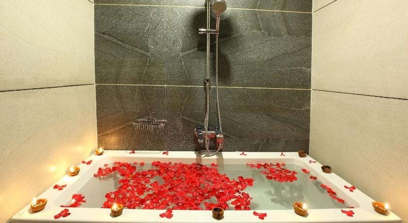 Woodnote Thekkady Hotel in Kerala