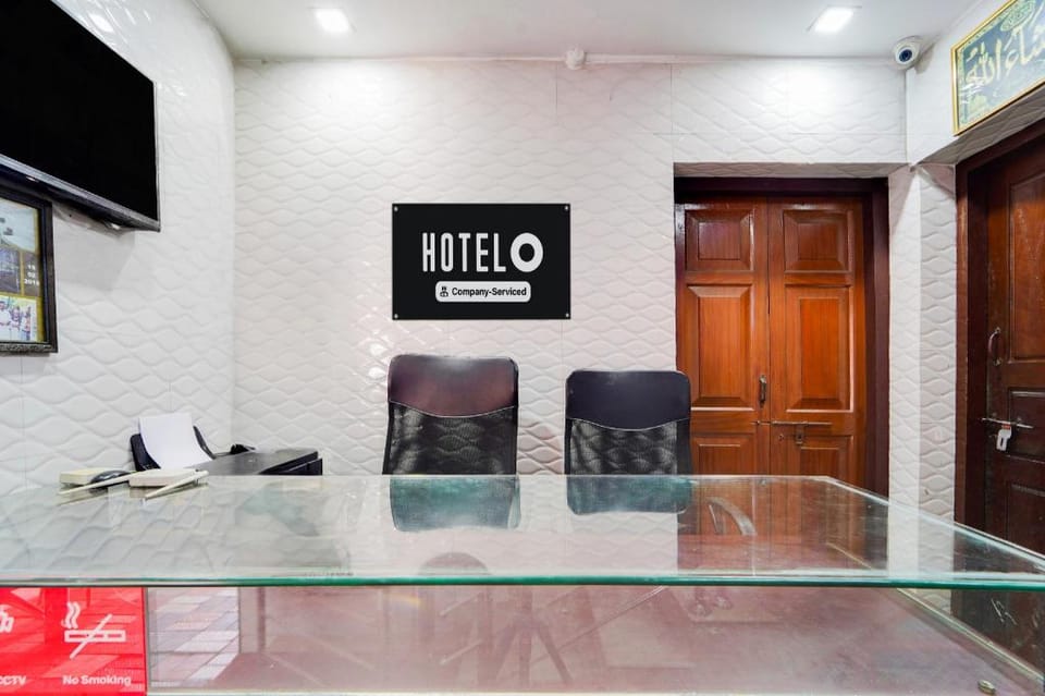 Hotel O Aluva Town Hotel in Kochi