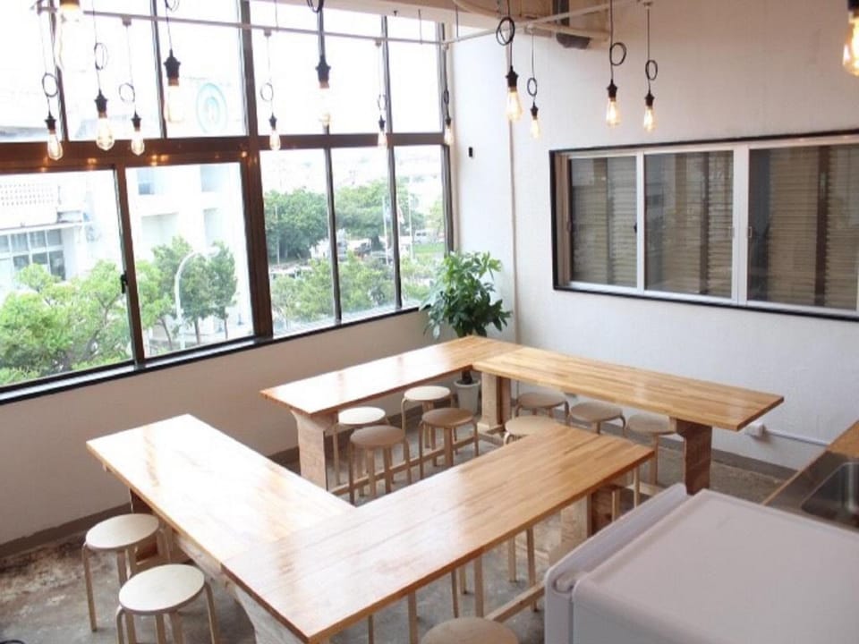 Ishigaki Guesthouse HIVE Bed and Breakfast in Okinawa Prefecture