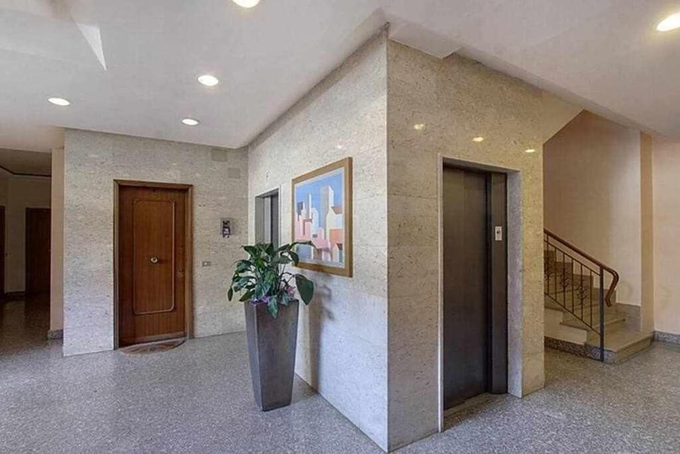Frati Bigi With Two Bedrooms And Parking Apartment in Florence