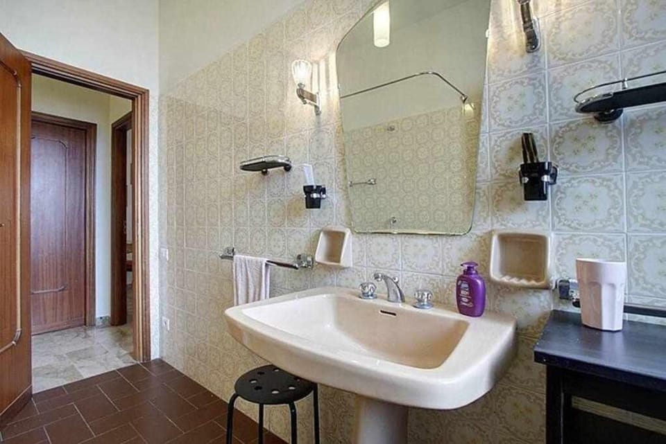 Frati Bigi With Two Bedrooms And Parking Apartment in Florence
