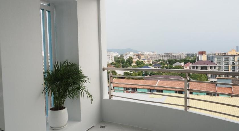 The Beach Bangsaen by Thanthita + Free Disney Plus Apartment in Chon Buri Changwat