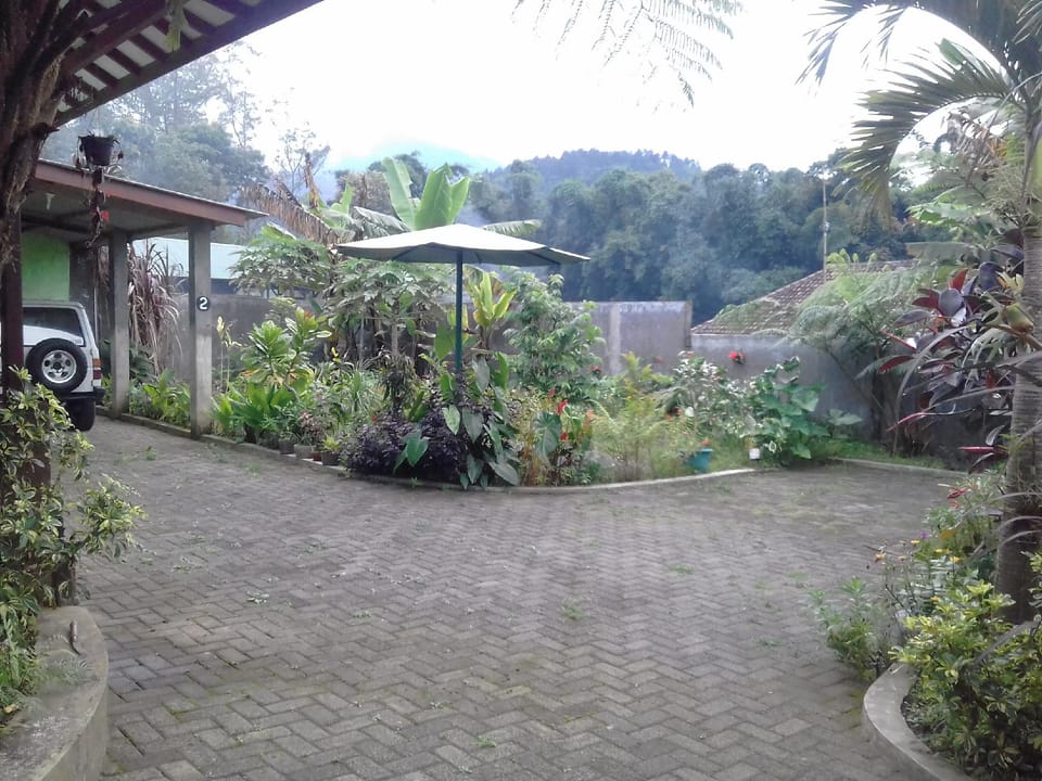 Griya Astuty - Coban Rondo Villa in East Java