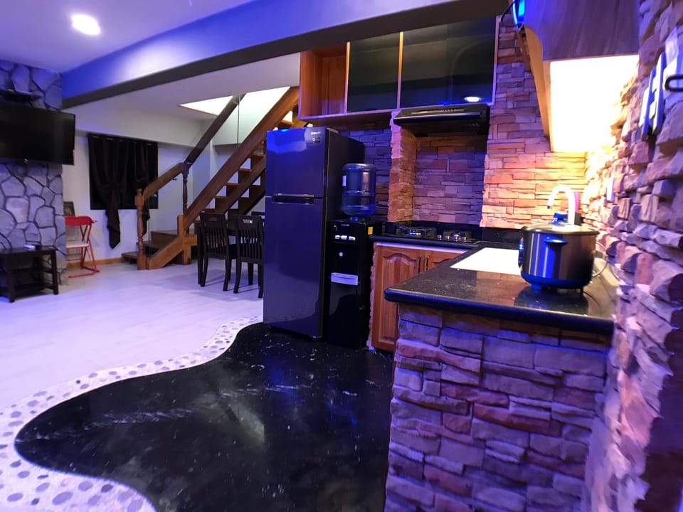 CLOCKWORKORANGE Luxury 2 Bedroom loft near aiport Apartment in Lapu-Lapu City