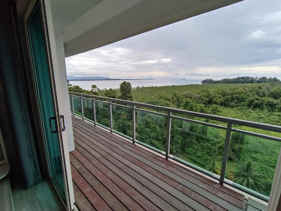 Santubong Suites @ACD Apartment in Kuching