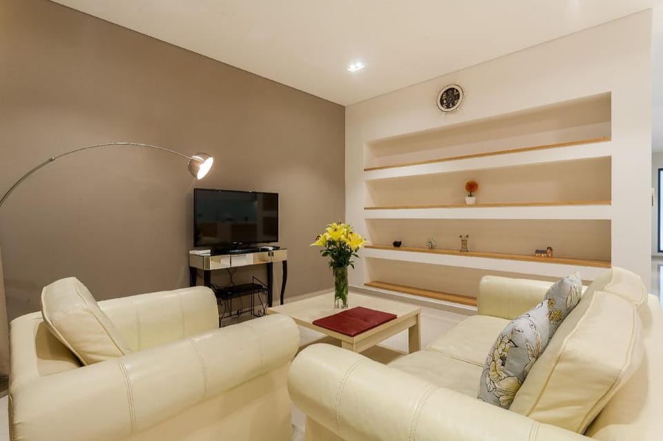Ocean 5* Resort Private Pool - IDCWH Villa in Hoa Hai