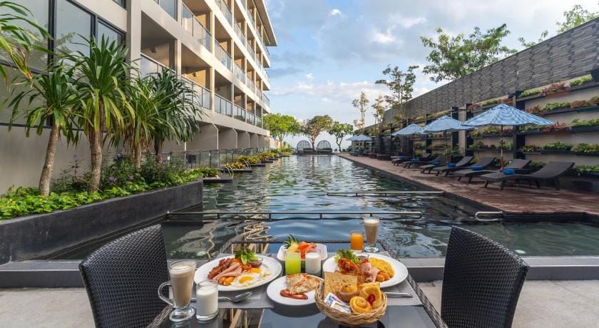 Golden Tulip Pattaya Beachfront Resort Hotel in Pattaya City