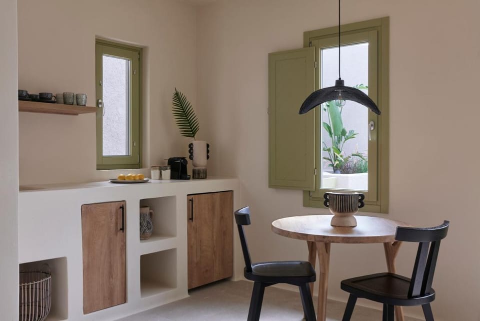 Aeon Suites - Adults Only Bed and Breakfast in Santorini