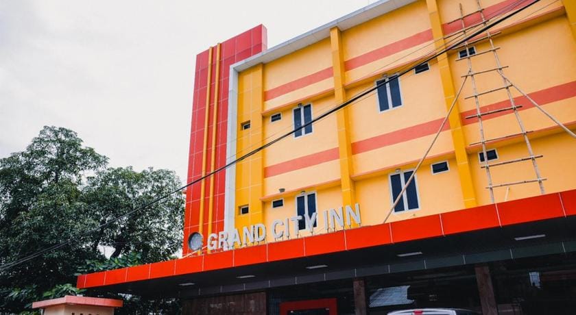 RedDoorz Plus @ Grand City Inn Makassar Hotel in Indonesia