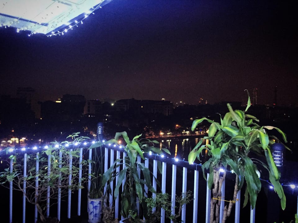 LAKESIDE ✯MODERN 2 BR ✯SUPER BUDGET ✯CENTRAL HANOI Apartment in Hanoi