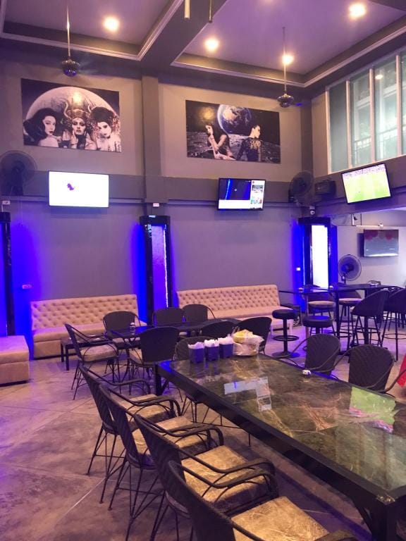 Korandos Bar & Guesthouse Apartment in Pattaya City