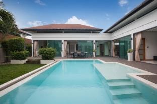 Splendid 4BR Villa Tangerine with Salt Pool, Rawai Villa in Rawai