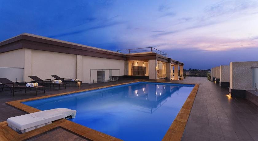 Nataraj Sarovar Portico Jhansi Hotel in Uttar Pradesh