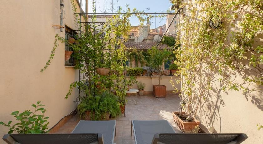 Monti Stairway to Heaven Apartment in Rome