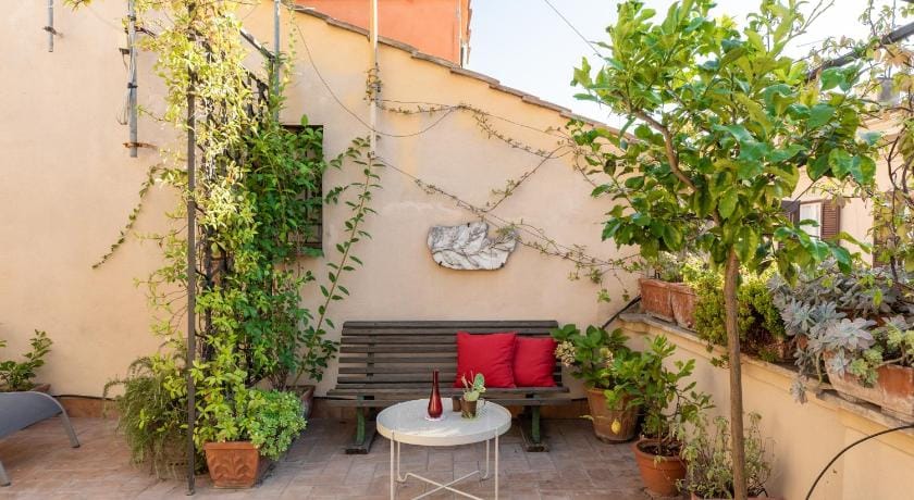 Monti Stairway to Heaven Apartment in Rome