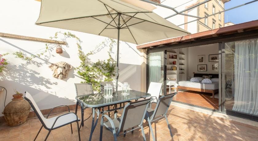Monti Stairway to Heaven Apartment in Rome
