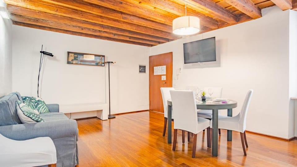 Residenza Corte Carnesali - Italian Homing Apartment in Verona