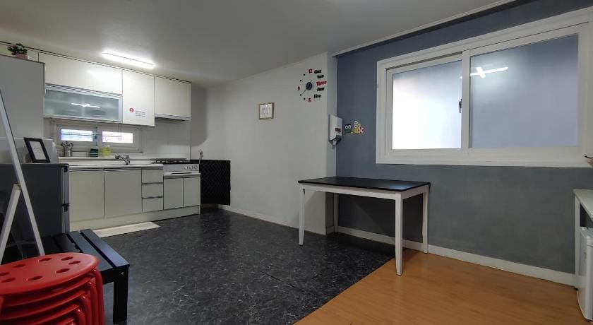 1012 House Namsan - For Foreigners Only Bed and Breakfast in Seoul
