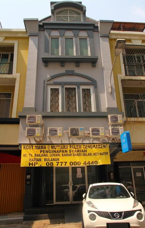 Syariah Mama Cengkareng @ Mutiara Palem Bed and Breakfast in Jakarta