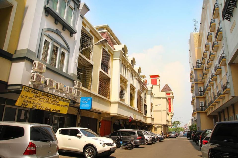 Syariah Mama Cengkareng @ Mutiara Palem Bed and Breakfast in Jakarta
