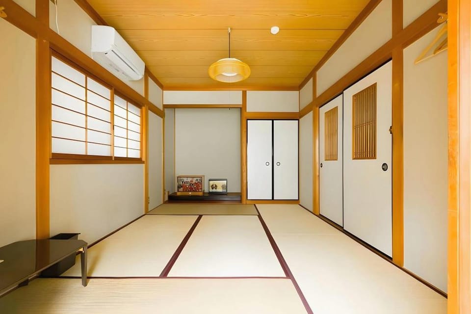 A and Z GUEST HOUSE Bed and Breakfast in Osaka Prefecture