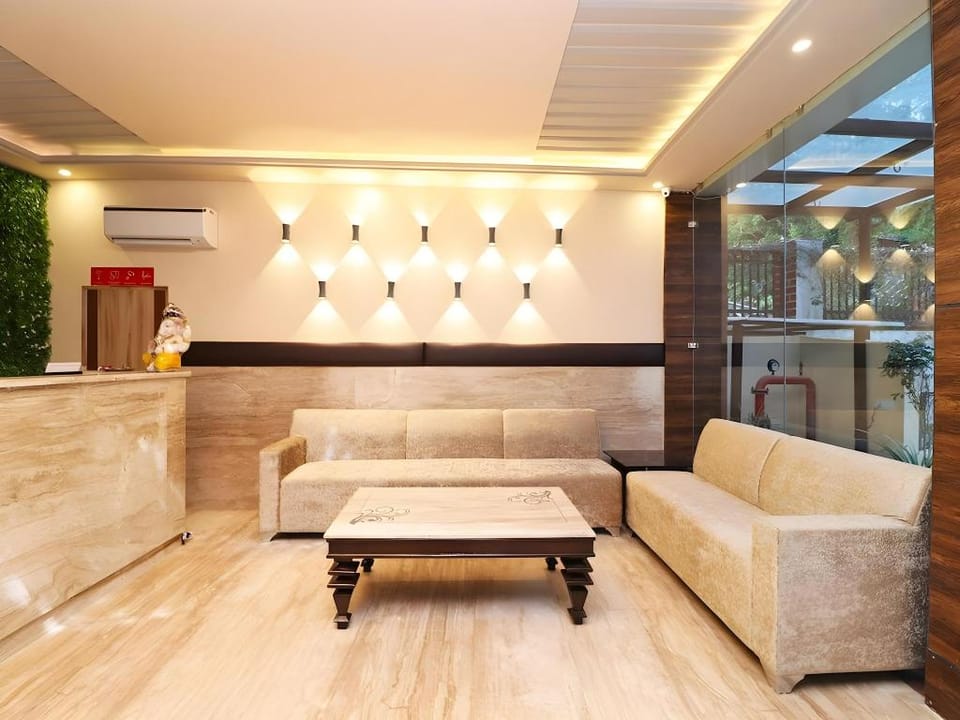 Super Townhouse Oak Pacify Hills Hotel in Uttarakhand