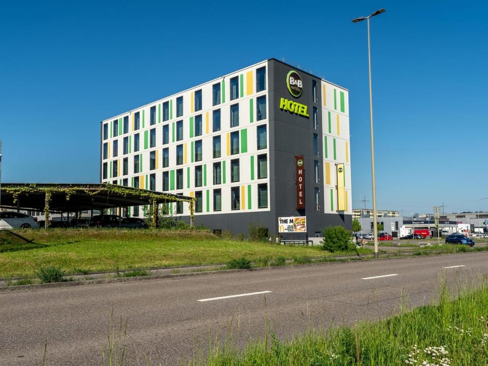 B&B HOTEL Zürich Airport Hotel in Canton of Zurich