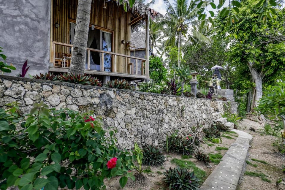 Atuh Forest Cottage Bed and Breakfast in Nusapenida
