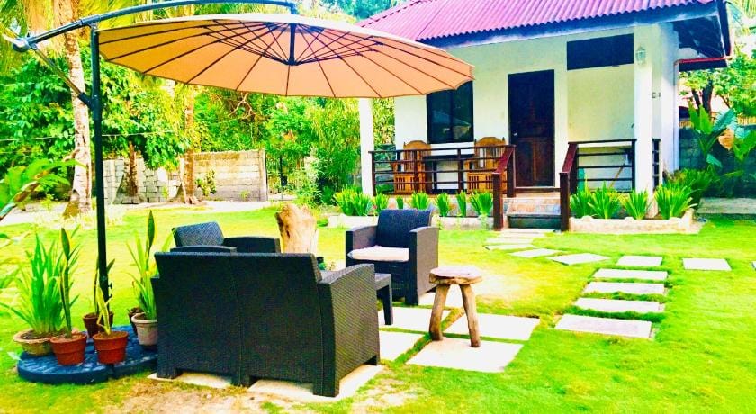 Shat's Guesthouse Siargao near Beach Bed and Breakfast in General Luna