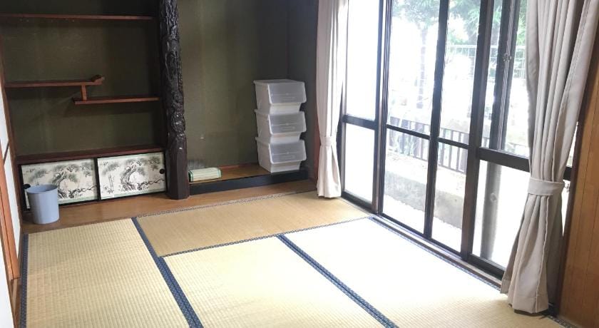 Minnkayado intoparitosura Bed and Breakfast in Okinawa Prefecture