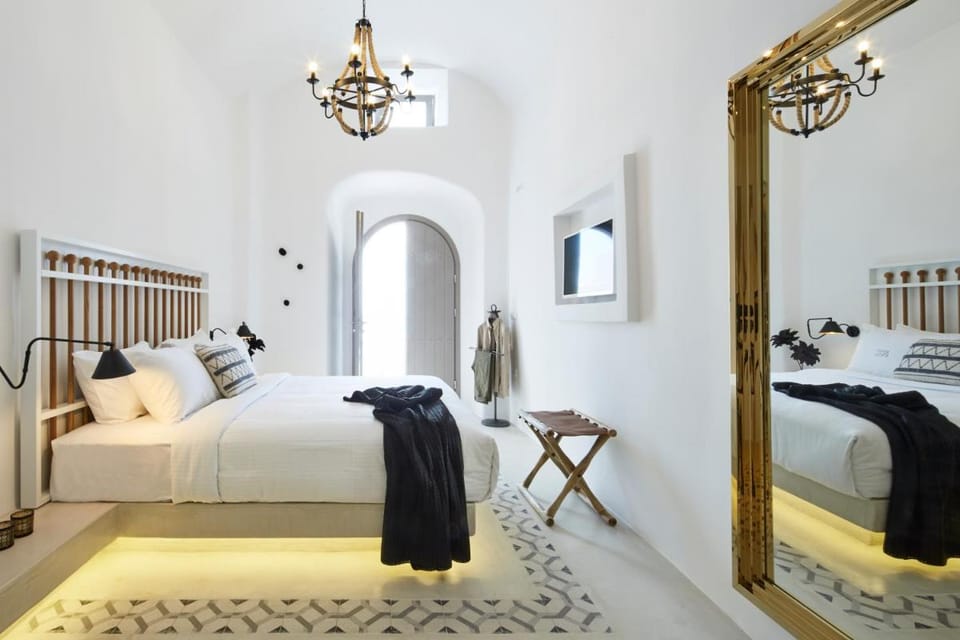 White & Co. La Torre Suites Villa in Santorini