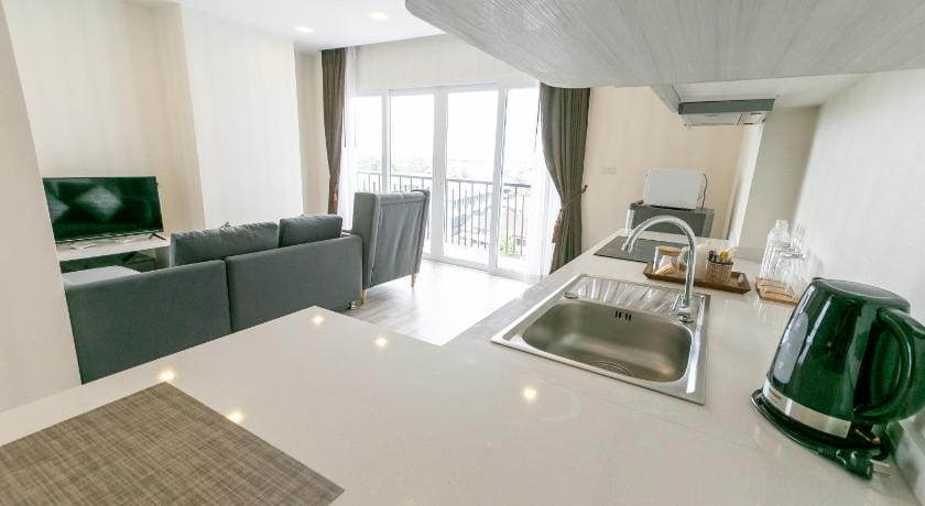 Locals Prio ChiangMai Central Airport Plaza Apartment in Chiang Mai