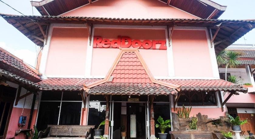 RedDoorz @ Mantrijeron 2 Bed and Breakfast in Yogyakarta
