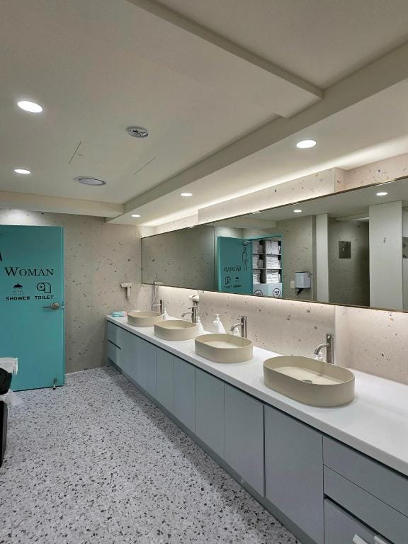 The Cube Hotel Hostel in Seoul