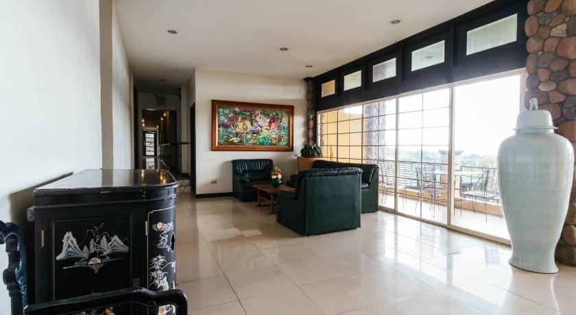 RedDoorz Plus The Ridge Tagaytay City - Vaccinated Staff Hotel in Tagaytay