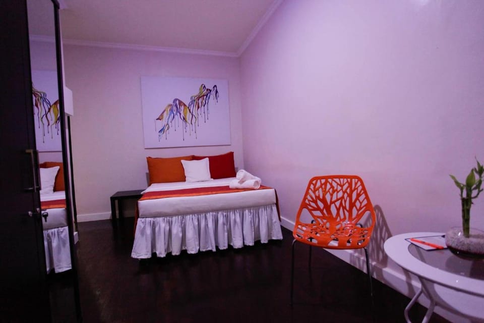 HalfWay House Hostel Mactan Cebu Airport Hostel in Lapu-Lapu City