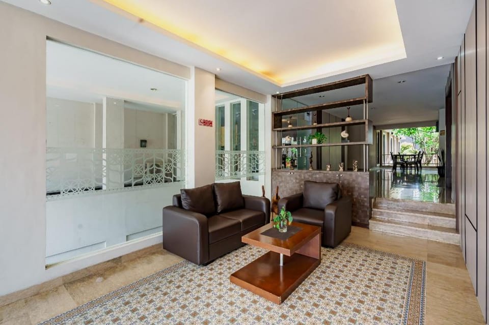 Sans Vibes Jasmine Suite TB Simatupang Hotel in South Jakarta City