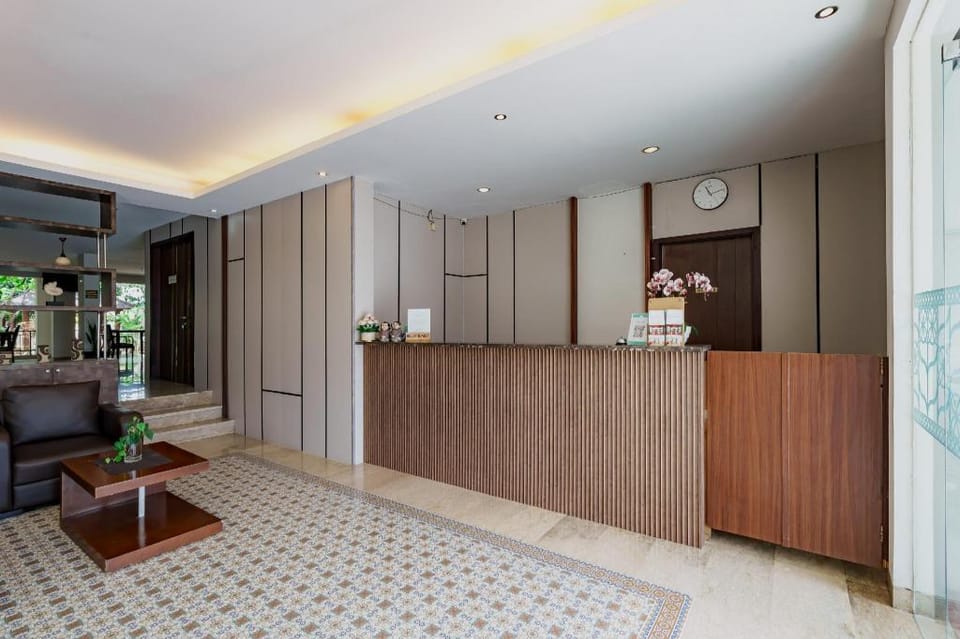 Sans Vibes Jasmine Suite TB Simatupang Hotel in South Jakarta City