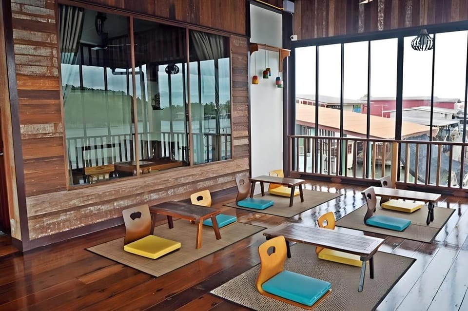 Mahahsamut Boutique Homestay Paknamprasae Vacation rental in Thailand